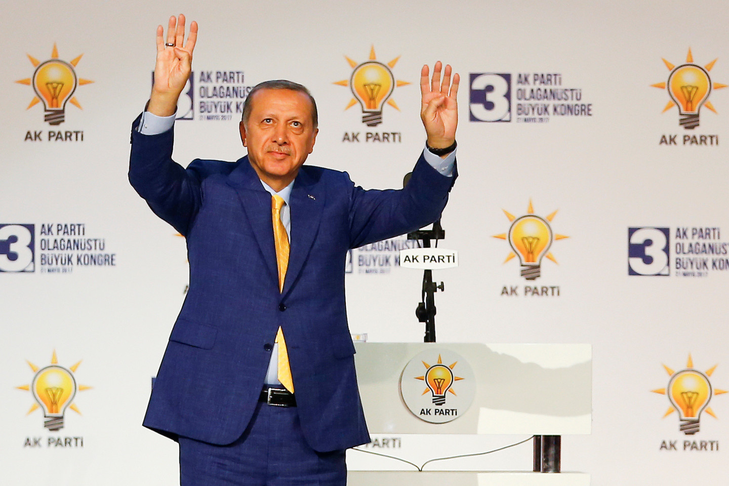 R.T.Erdoganas vėl vadovaus valdančiai partijai.