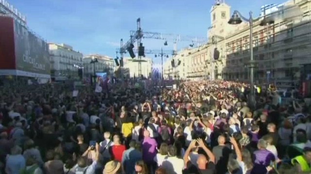 Tūkstančiai ispanų patraukė į gatves reikalaudami premjero atsistatydinimo