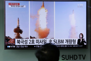 Šiaurės Korėja paskelbė pasiruošusi priimti į ginkluotę vidutinio nuotolio balistinę raketą