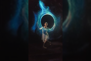 Šiuolaikinio baleto scenoje artistai nardo tiek tarp žuvų, tiek tarp žvaigždžių