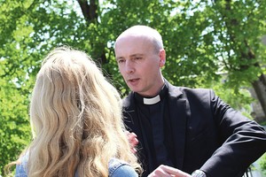 Parapijos avelės sukilo prieš įtartiną ganytoją