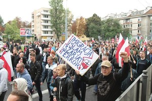 Briuselio baudos neprivers Lenkijos persigalvoti dėl pabėgėlių