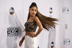 Po teroro akto savo koncerte sukrėsta Ariana Grande išreiškė užuojautą