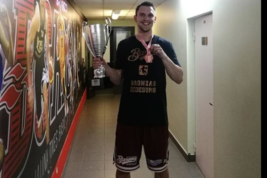 Du lietuviai iškovojo bronzą Latvijoje, „Kalev“ tapo Estijos čempionu