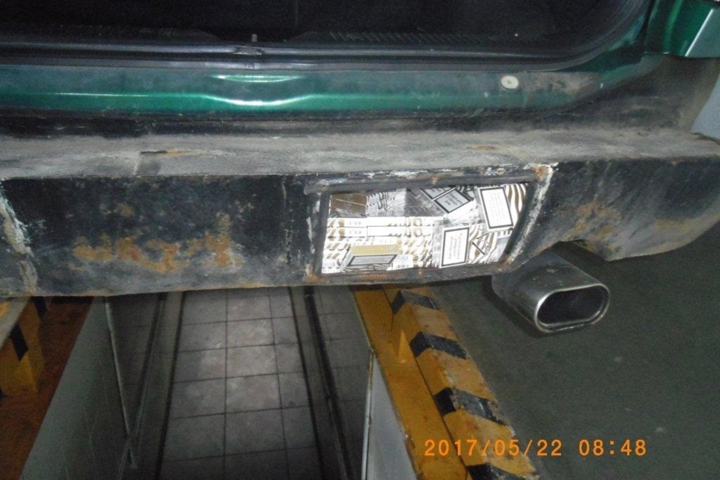 Baltarusis automobilio slėptuvėse gabeno kontrabandinius rūkalus.