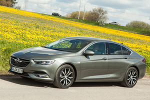 Lrytas.lt testas: naujoji „Opel Insignia“ trina ribas tarp galimybių