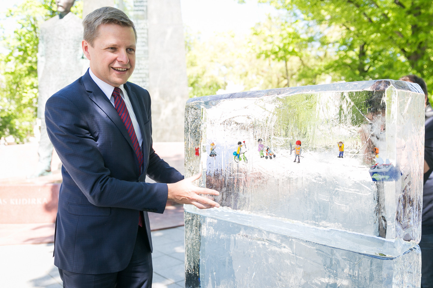 Liberalai atidengė paminklą Vyriausybės neveiklumui.