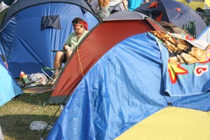 Seimas svarsto alkoholio ribojimus: gėrikus planuoja suvaryti į „kiaulių gardus“