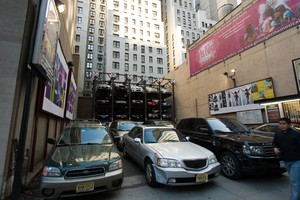 Automobilių parkavimo kainos stulbina: pačiam apsigyventi būtų pigiau