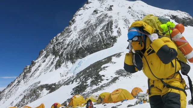 Dar viena nelaimė Evereste: rasti 4 alpinistų kūnai