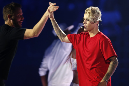 Išsigandę atakos Justino Bieberio fanai maldauja atšaukti koncertus Jungtinėje Karalystėje