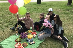 Gimtadienį švenčiančiai dainininkei Paulai - vaidmuo seriale ir draugų staigmena