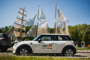 „CityBee“ automobilių ir dviračių dalinimosi paslauga ėmė veikti ir pajūryje