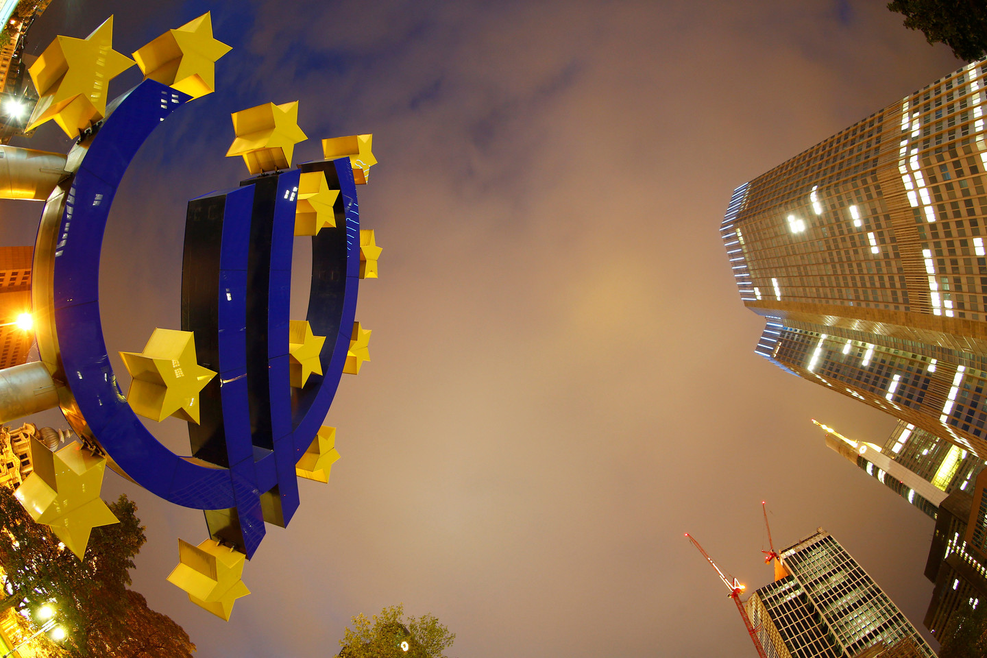 Europos Komisija ragina Vokietijos federalinę vyriausybę „panaudoti biudžeto galimybes“ investicijoms skatinti ir vidaus paklausai didinti.<br> AFP/Scanpix nuotr.