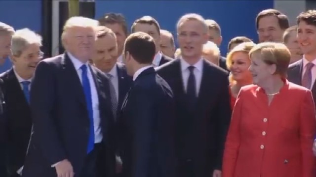 Vyksta įdomūs dalykai: jaunasis Prancūzijos prezidentas pastatė Donaldą Trumpą į vietą