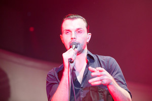 Populiarioji britų grupė „Hurts“ grįžta į pamėgtą Vilnių