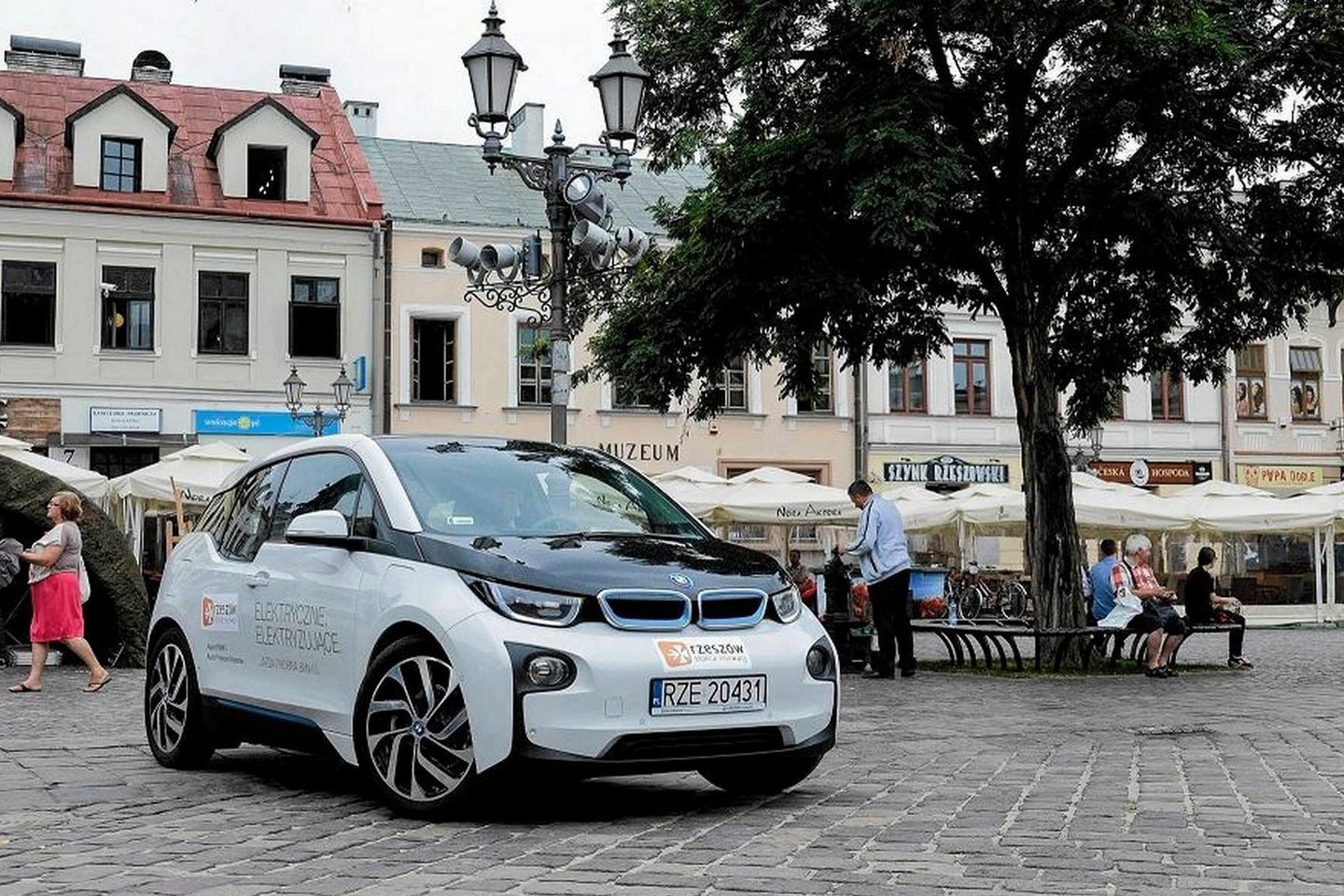 Signalų apie tai, kad netrukus gali būti atsisakyta automobilių su vidaus degimo varikliais, pastaruoju metu matome vis daugiau.