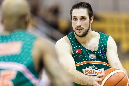 Krepšinio penktadienis. G. Orelikas baigė sezoną, V. Kariniauskas laimėjo auksą, Ispanijoje bus žūtbūtiniai mūšiai