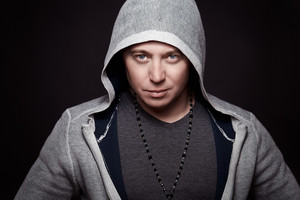 Išgirskite: naują dainą pristatantis Mino prabilo apie būsto pirkimą užsienyje