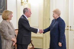 Dalia Grybauskaitė su JAV Kongreso delegacijos nariais aptarė saugumo situaciją
