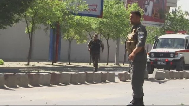 Afganistano sostinę supurtė didžiulis sprogimas, kurį įvykdė savižudis