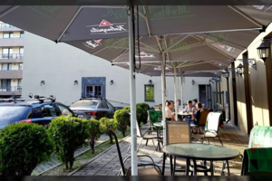 Iš pradžių juokėmės iš šio restorano. O išeidami pažadėjome sugrįžti