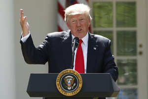 Donaldas Trumpas paskelbė apie JAV pasitraukimą iš Paryžiaus klimato susitarimo