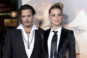 Amber Heard tikina - apsinuoginti ekrane draudė be proto pavydus Johnny Deppas 