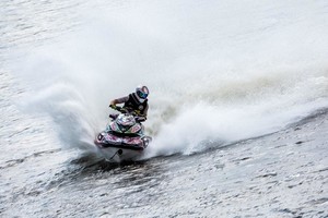 Pasaulio vandens motociklų čempionate  lietuviai klausia: kaip aplenkti greitesnius