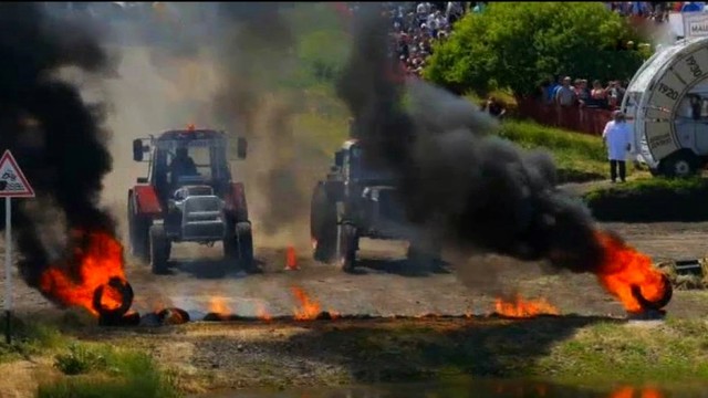 Komiškos traktorių varžybos: rusai nustebino pasaulį