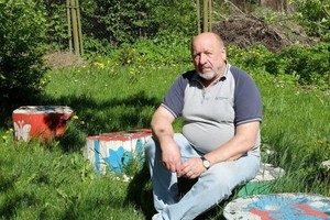 Į kapą atgulusios varguolių užtarėjos vyras atvėrė širdį