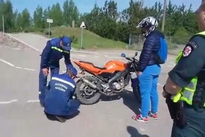 Policija įspėjo motociklininkus: už vieną pažeidimą ėmė naikinti techninę apžiūrą