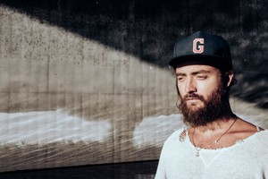 Pažintis: Vilniuje koncertuosiantis australas RY X - muzikos keliautojas su daugybe talentų