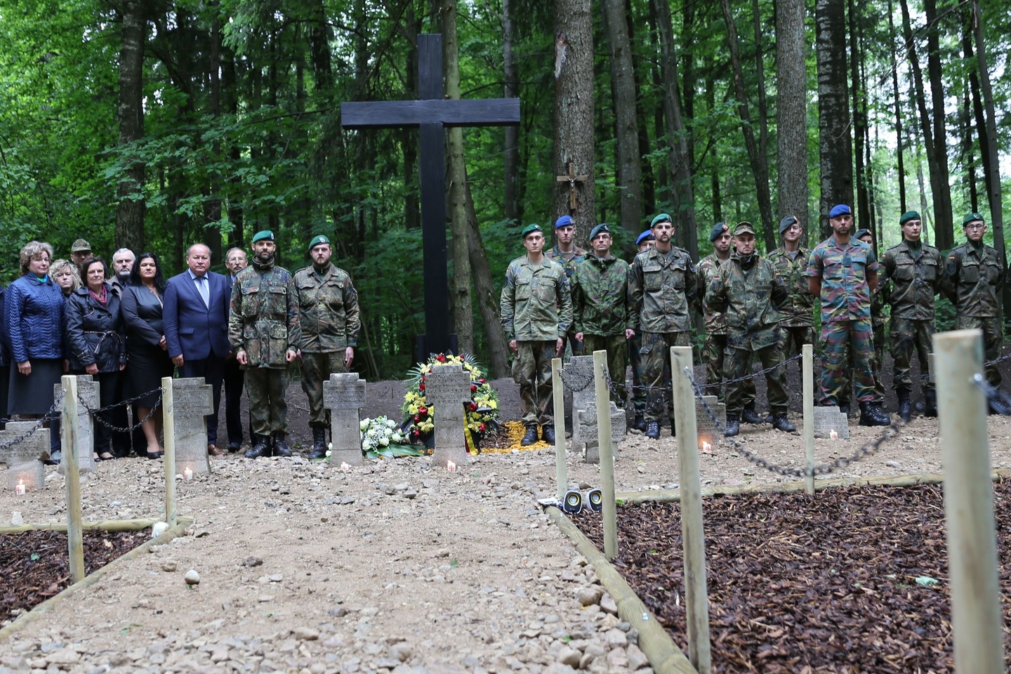 Girininkų kaime (Kauno r.) sutvarkytos Pirmo pasaulinio karo vokiečių karių kapinės.
