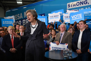 Virtinės teroro atakų sukrėsta Jungtinė Karalystė ruošiasi pirmalaikiams rinkimams