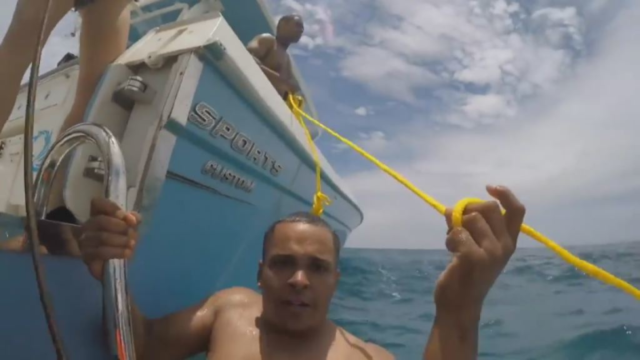 Gyvenimo ir mirties akistata: vyras nufilmavo, kaip išgyveno ryklio ataką