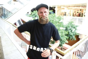 Be rankos gimęs vilnietis nuo mažens žinojo kaip gintis nuo patyčių