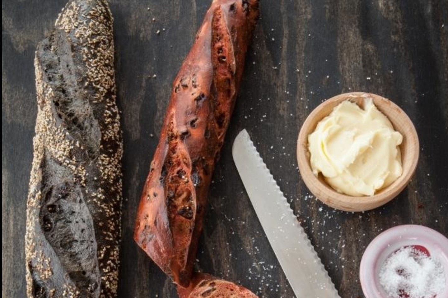 Pasak IKI kepyklų vadovės, sepijų rašalu papildyti duonos gaminiai įgauna daug vertingų maistinių savybių, kurios gali pagreitinti medžiagų apykaitą, mažinti cholesterolio kiekį ir net turėti priešuždegiminį poveikį.