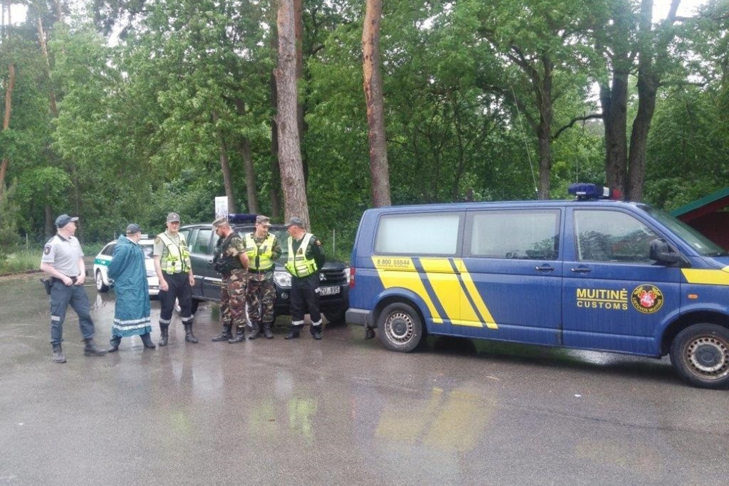  Nelegalų medžioklė pasienyje su Latvija: naudojami net širdies dūžių detektoriai.<br> Valstybės sienos apsaugos tarnybos nuotr.