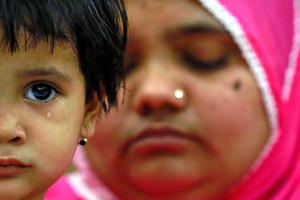 Indijoje dėl kūdikio nužudymo ir motinos išžaginimo areštuoti dar du vyrai