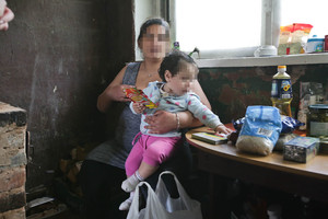 Iš prostitucijos pragaro ištrūkusi trijų vaikų motina šaukiasi pagalbos