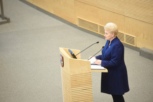 Dalia Grybauskaitė atvyko į rytų Ukrainą pažymėti bevizio režimo