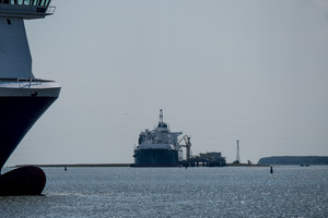 Lietuviai su estais nebesipeša – tariasi dėl antro dujų terminalo statybų  