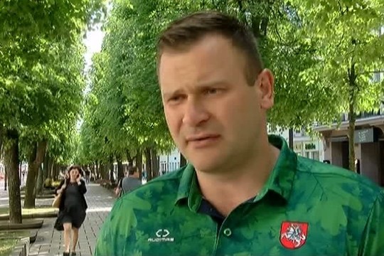 Rentų prašantys parolimpiečiai bijo, kad valdžia atsipirks kaulu