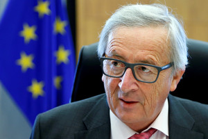 Iš Europos Komisijos vadovo lūpų – perspėjimas pabėgėlių nepriimančioms ES narėms