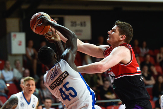  „Lietuvos rytas“ nustūmė „Neptūną“ nuo pakylos – vilniečiai laimėjo LKL bronzą