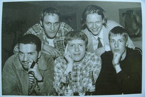 Tai bent pokyčiai! Nuotraukoje – legendinė vaikinų grupė: ar atpažįstate?