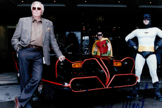 Mirė „Betmeną“ įkūnijęs aktorius Adamas Westas