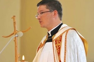 Jaunas Biržų kunigas prakalbo apie gašlius šantažuotojus