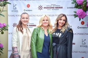 Jaukioje šventėje spindėjo neseniai susituokusi Gerda Žemaitė